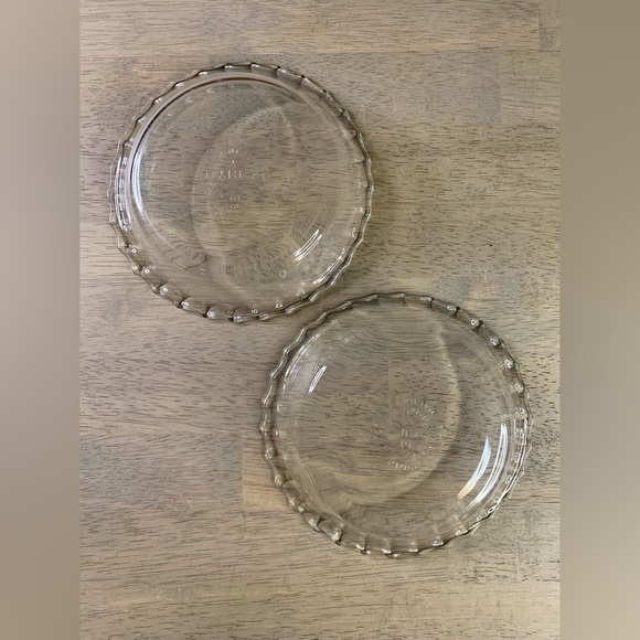 Set Of 2 VTG PYREX Fluted Glass Pie / Tart Plate Marked 6 inch Ovenware 206 A-14 - Picture 1 of 6